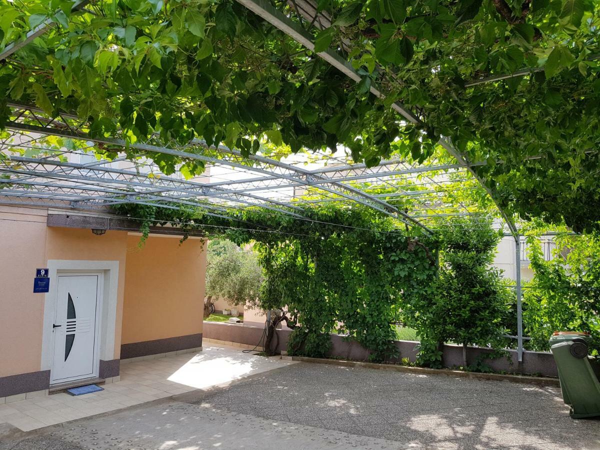 Apartmani Mira Βόντιτσε Εξωτερικό φωτογραφία